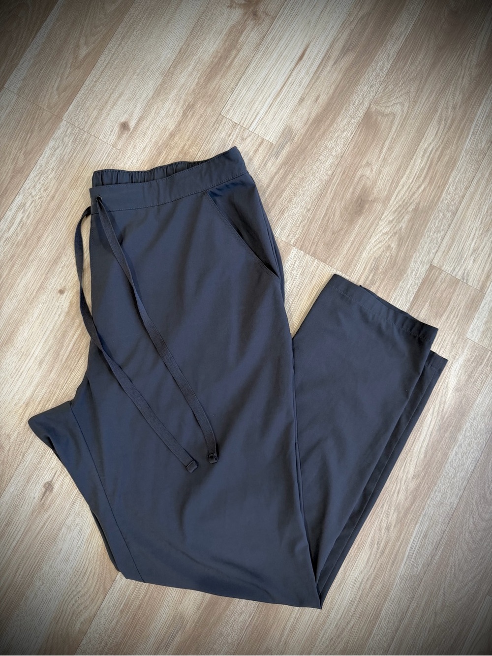 Relaxed Drawstring Wide-Leg Women’s scrub Pants - gray
